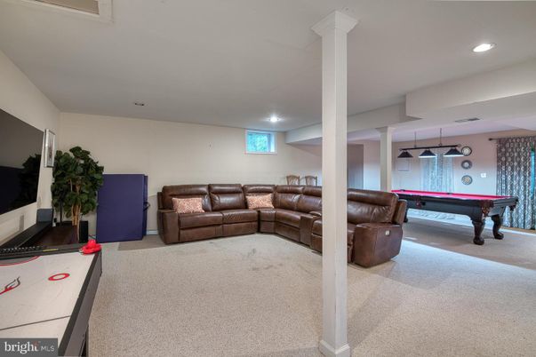 Billiard Table, Game Room, Interior, Living room, Recessed Lighting