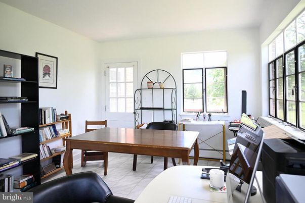 Home Office, Interior