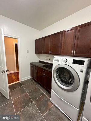 Interior, Washer, Wood Texture Flooring