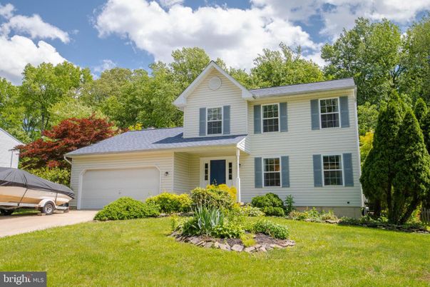 Attached, Exterior, Facade, Farmhouse