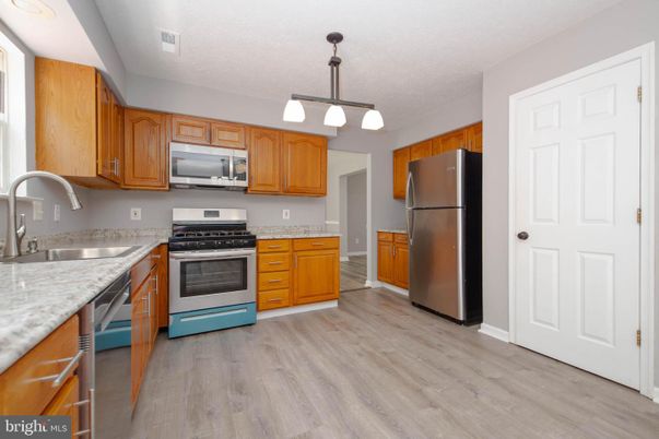 Interior, Kitchen, Pendant Lights, Wood Texture Flooring