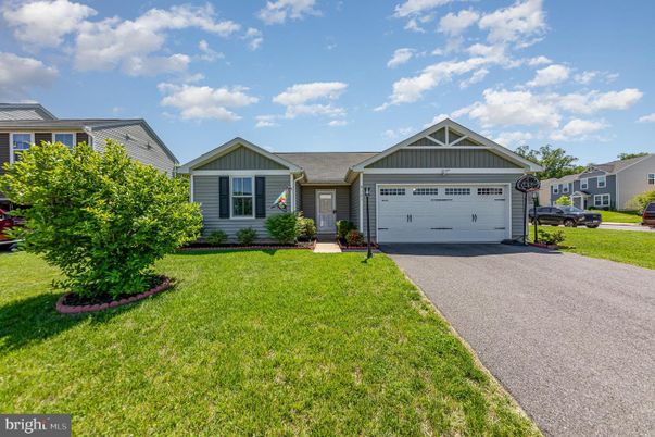 Attached, Exterior, Facade, Ranch