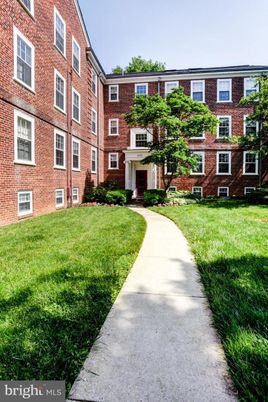 Exterior, Facade, Brick Facade, Georgian