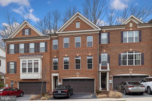Attached, Exterior, Facade, Brick Facade, Rowhouse