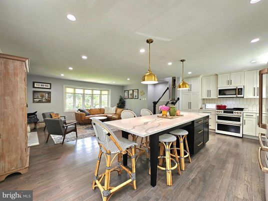 Interior, Kitchen, Living room, Pendant Lights, Recessed Lighting, Stainless Steel Appliances, Wood Texture Flooring