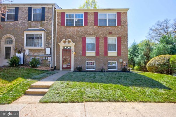 Exterior, Facade, Brick Facade, Rowhouse