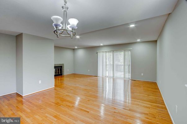 Chandelier, Empty room, Interior, Recessed Lighting, Wood Texture Flooring