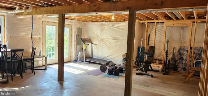 Fitness Equipment, Interior, Wooden Beams