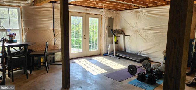Fitness Equipment, Interior, Wooden Beams