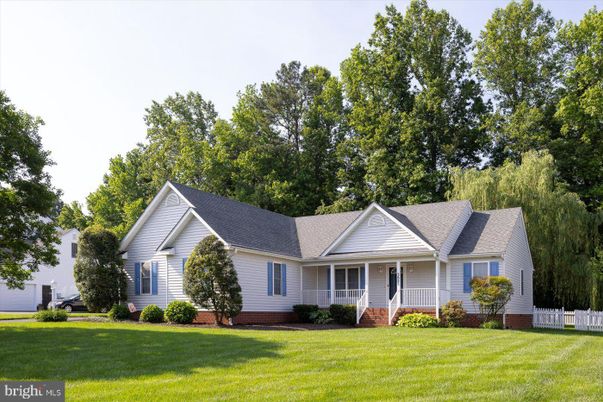 Backyard, Exterior, Facade, Ranch