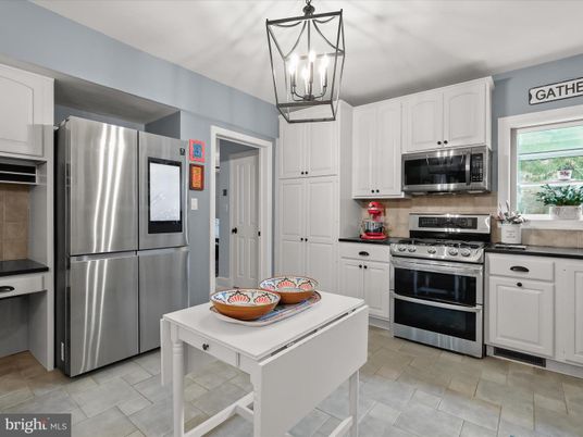 Interior, Kitchen, Pendant Lights, Stainless Steel Appliances