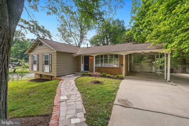 Exterior, Facade, Brick Facade, Ranch