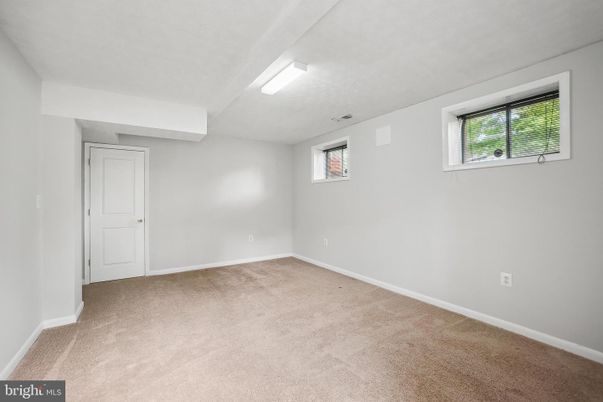 Empty room, Interior