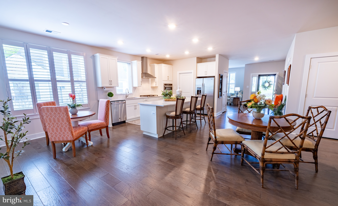 Dining room, Interior, Kitchen, Recessed Lighting, Stainless Steel Appliances, Wood Texture Flooring