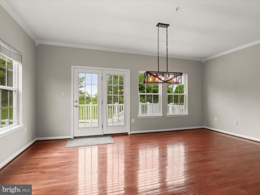 Empty room, Interior, Pendant Lights, Wood Texture Flooring