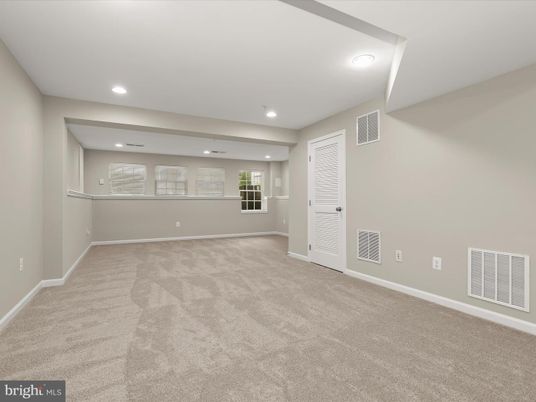 Empty room, Interior, Recessed Lighting