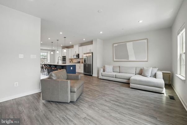 Interior, Kitchen, Living room, Pendant Lights, Recessed Lighting, Stainless Steel Appliances, Wood Texture Flooring