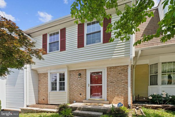 Exterior, Facade, Brick Facade, Cape Cod