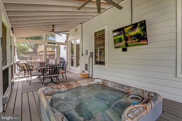 Dining room, Exterior, Hot Tub