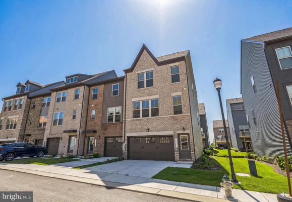 Attached, Exterior, Facade, Brick Facade, Rowhouse