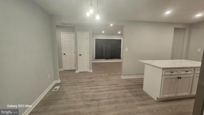 Interior, Pendant Lights, Recessed Lighting, Wood Texture Flooring