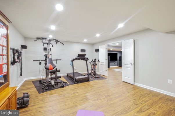 Fitness Equipment, Interior, Recessed Lighting, Wood Texture Flooring