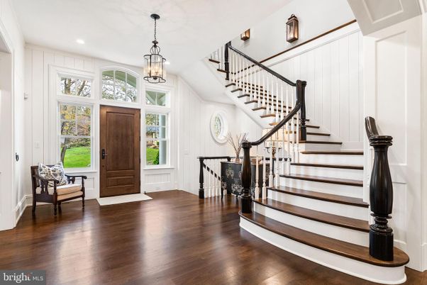 Interior, Pendant Lights, Recessed Lighting, Wood Texture Flooring