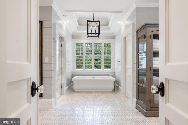 Bathroom, Free Standing Baths, Interior, Pendant Lights, Recessed Lighting