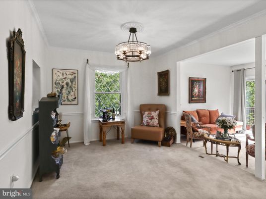 Chandelier, Interior, Living room
