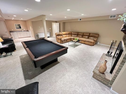Billiard Table, Game Room, Interior, Living room, Recessed Lighting