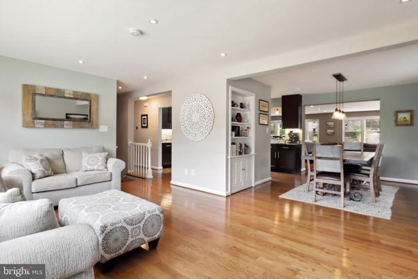 Dining room, Interior, Kitchen, Living room, Pendant Lights, Recessed Lighting, Wood Texture Flooring