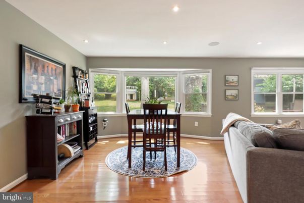 Dining room, Interior, Living room, Recessed Lighting, Wood Texture Flooring