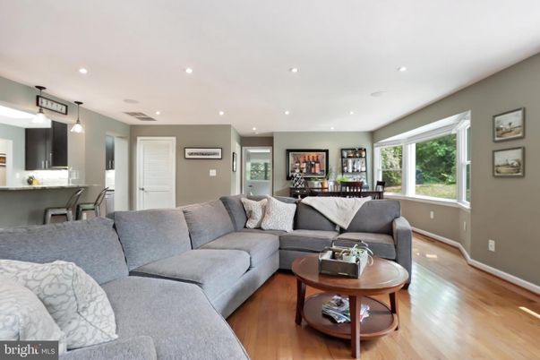 Dining room, Interior, Kitchen, Living room, Pendant Lights, Recessed Lighting, Wood Texture Flooring