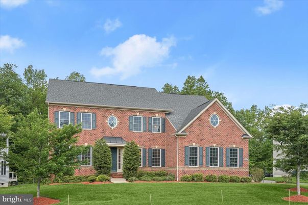 Exterior, Facade, Brick Facade, Georgian