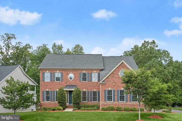 Exterior, Facade, Brick Facade, Georgian