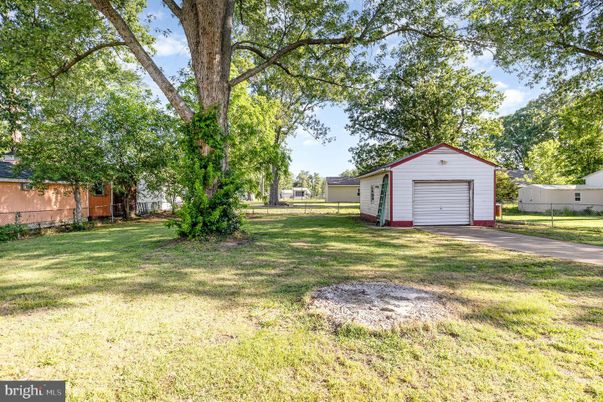 Backyard, Detached Garage, Exterior