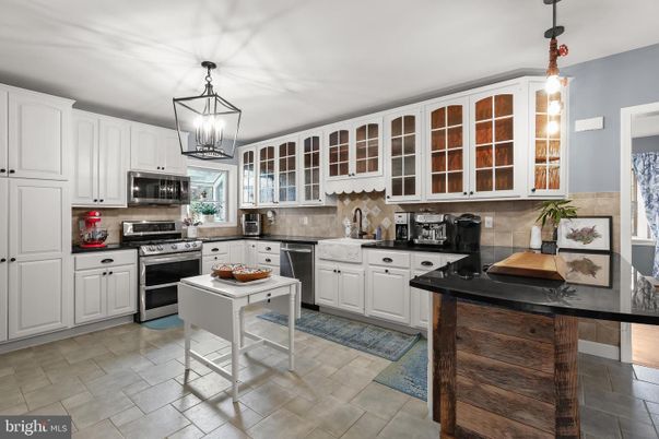 Interior, Kitchen, Pendant Lights, Stainless Steel Appliances