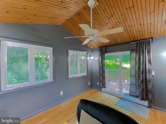 Empty room, Interior, Wooden Ceilings, Wood Texture Flooring