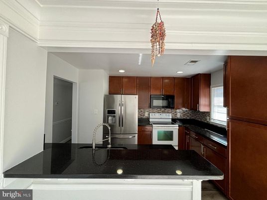 Interior, Kitchen, Pendant Lights, Recessed Lighting, Stainless Steel Appliances