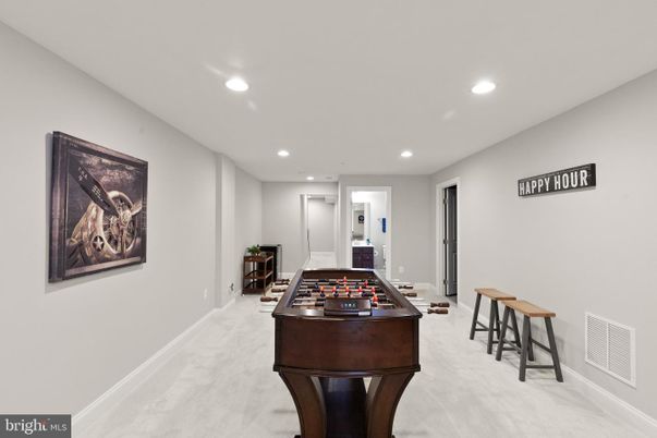 Game Room, Interior, Recessed Lighting