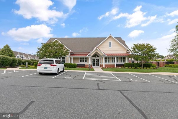 Exterior, Facade, Ranch