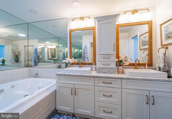 Bathroom, Dual Sink Vanities, Interior