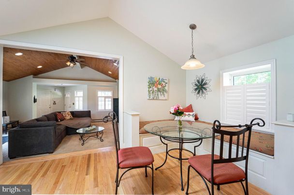 Dining room, Interior, Living room, Pendant Lights, Recessed Lighting, Wood Texture Flooring