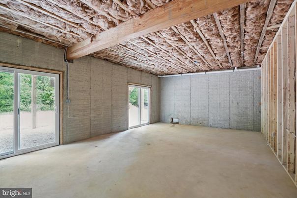 Empty room, Interior, Wooden Beams, Wooden Ceilings
