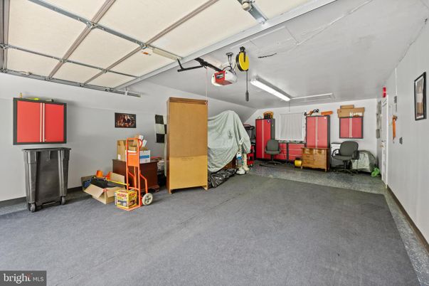 Garage, Interior