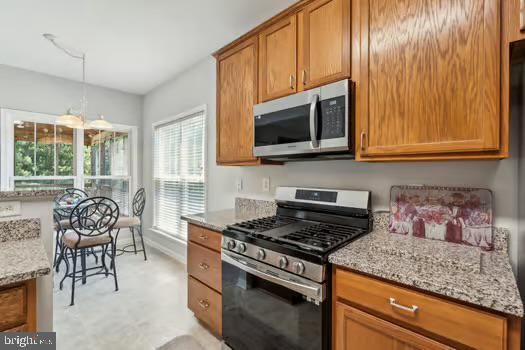 Dining room, Interior, Kitchen, Pendant Lights, Stainless Steel Appliances