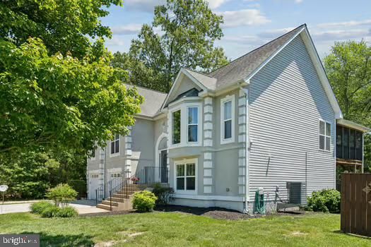 Backyard, Exterior, Facade, Farmhouse