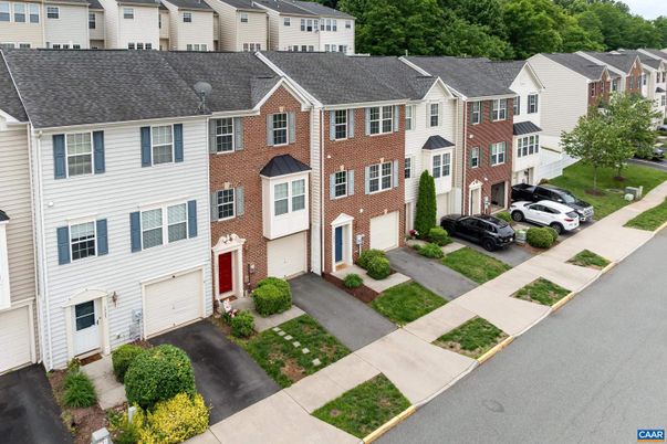 Attached, Exterior, Facade, Brick Facade, Rowhouse