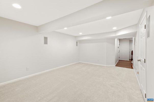 Empty room, Interior, Recessed Lighting