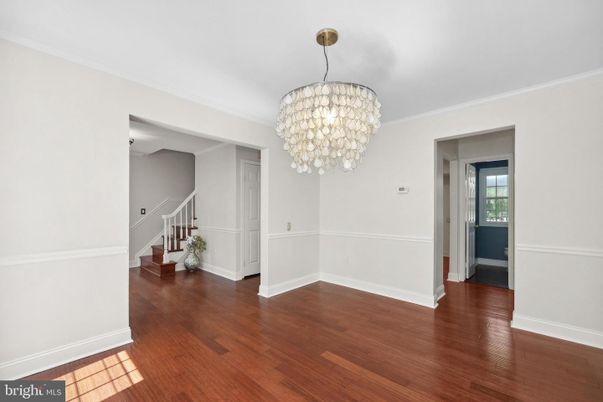 Chandelier, Empty room, Interior, Wood Texture Flooring